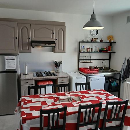 Gite Pavillon Kifadonfe 3 Ch Avec Cour Et Jardin Clos Βίλα Saint-Germain-Lembron Εξωτερικό φωτογραφία