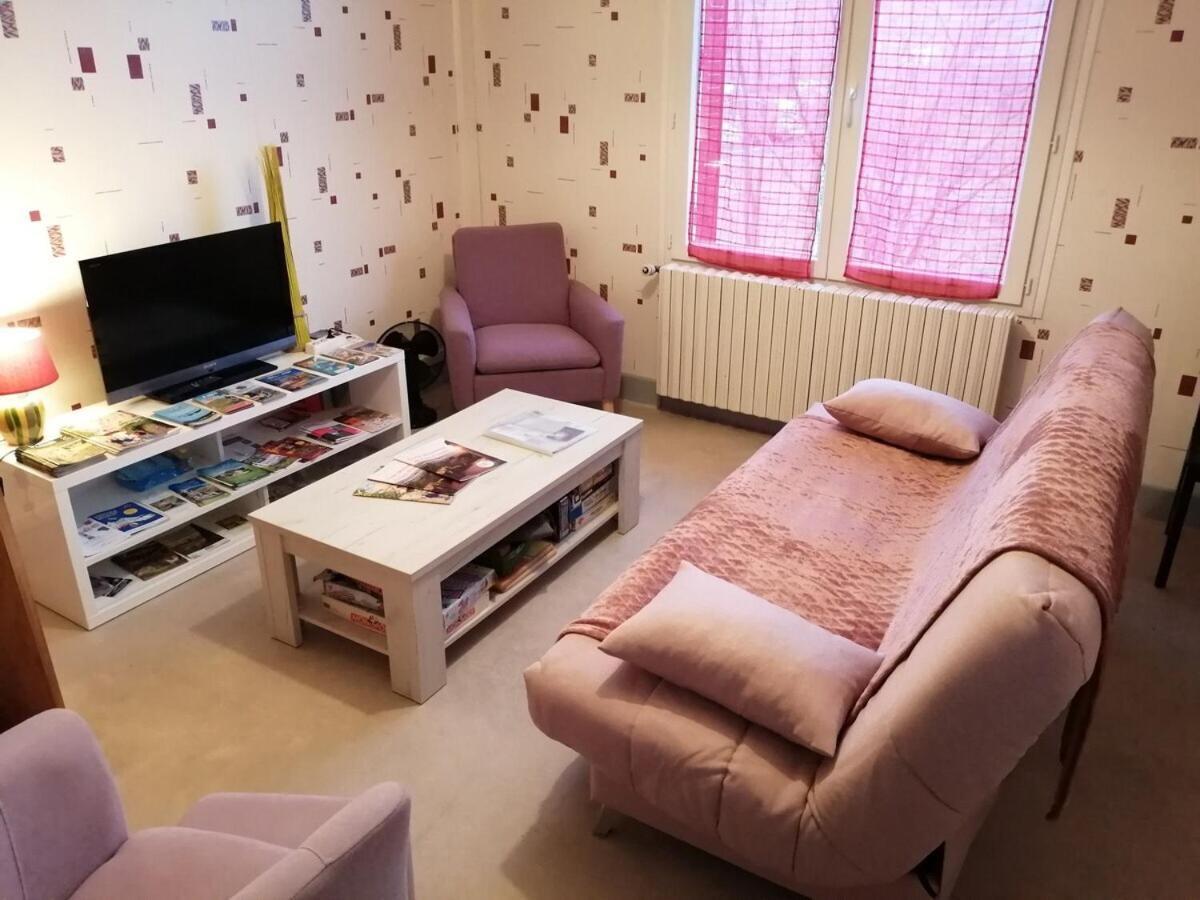 Gite Pavillon Kifadonfe 3 Ch Avec Cour Et Jardin Clos Βίλα Saint-Germain-Lembron Εξωτερικό φωτογραφία