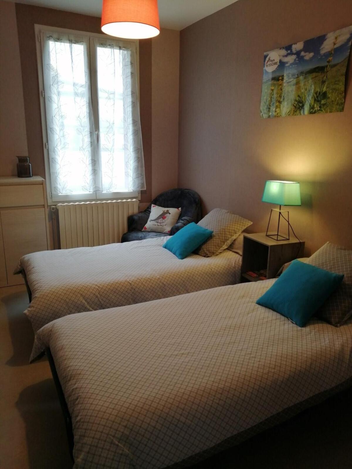 Gite Pavillon Kifadonfe 3 Ch Avec Cour Et Jardin Clos Βίλα Saint-Germain-Lembron Εξωτερικό φωτογραφία