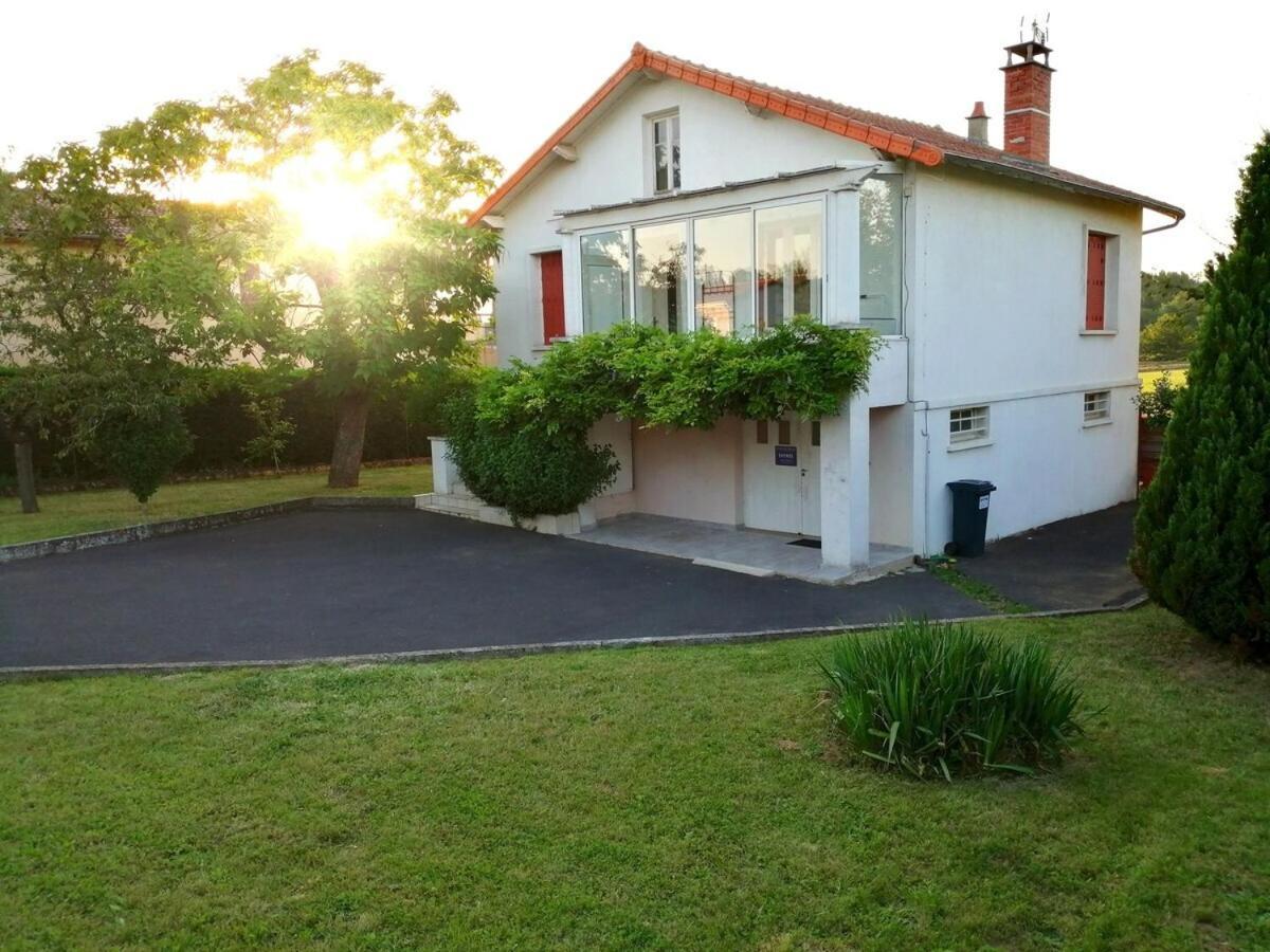 Gite Pavillon Kifadonfe 3 Ch Avec Cour Et Jardin Clos Βίλα Saint-Germain-Lembron Εξωτερικό φωτογραφία